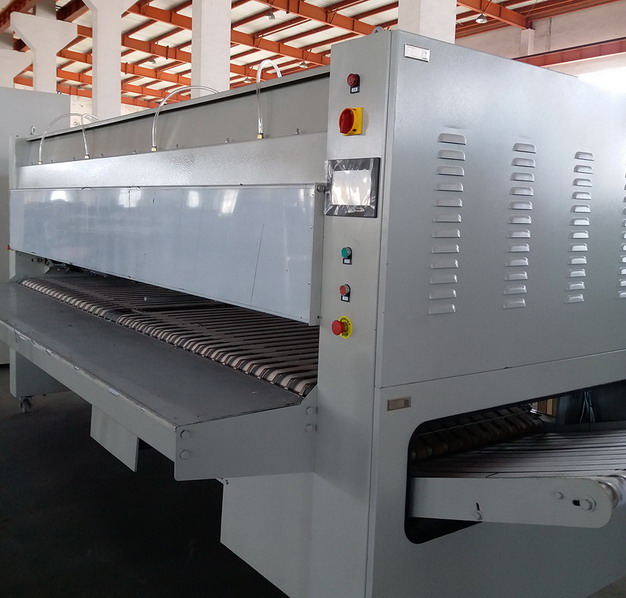 床單折疊機插圖1 床單折疊機