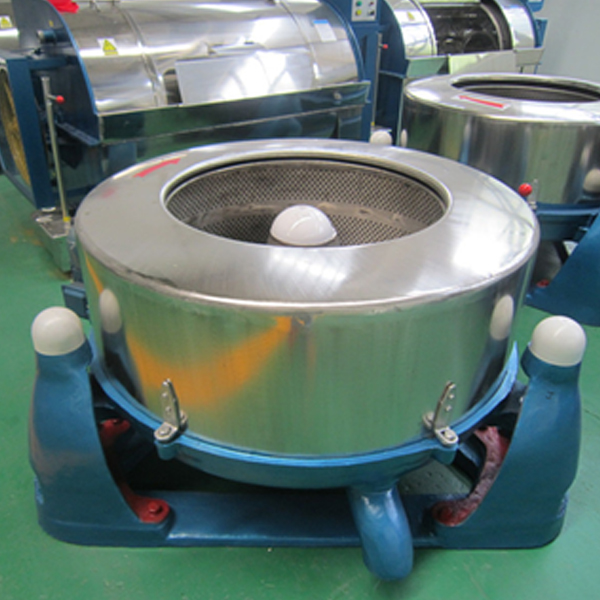 使用脫水機的時候要先對布草進行分類插圖 使用脫水機的時候要先對布草進行分類